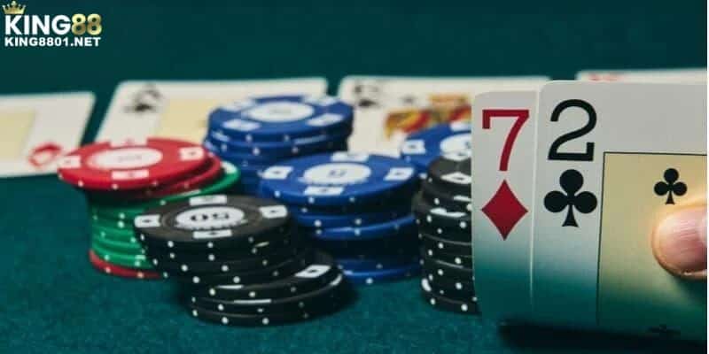 Kinh nghiệm quan sát đối thủ trong cách chơi poker 2 lá của chuyên gia